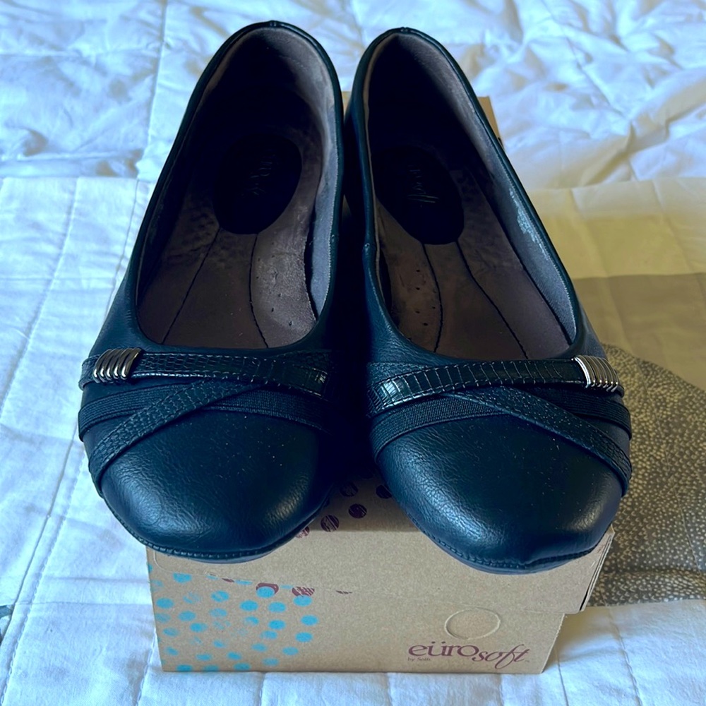 EüroSoft by Söfft Shaina Black Flats
